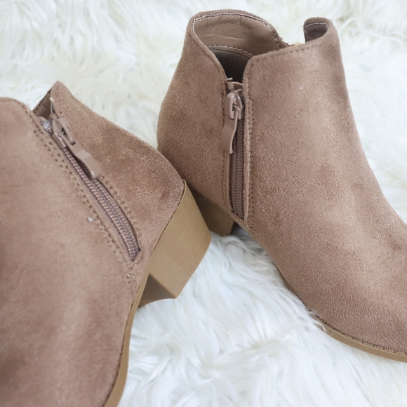 2Y Dusty Rose Booties - Picture 14 of 16